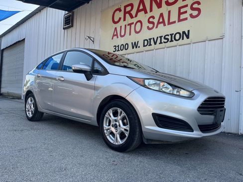 Used 2015 Ford Fiesta SE image 4