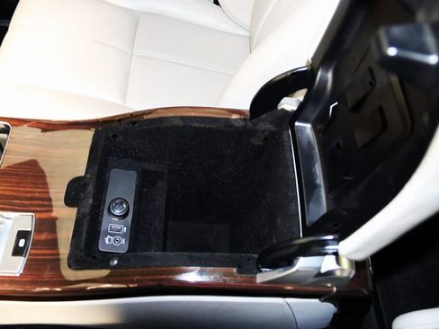 Used 2015 Land Rover Range Rover image 54