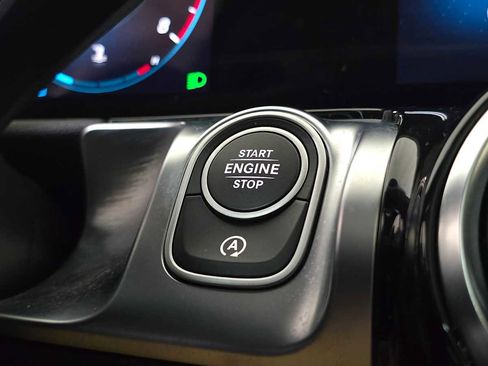 Certified 2023 Mercedes-Benz GLB 250 4MATIC image 37