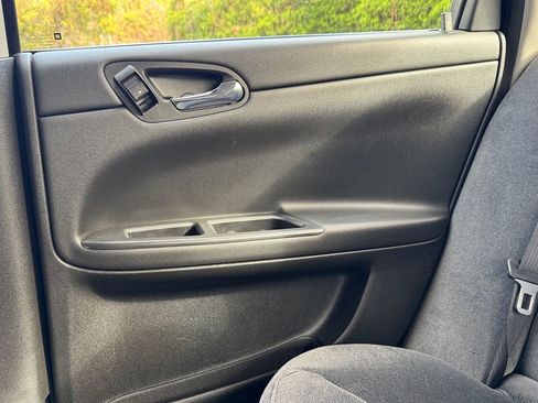 Used 2009 Chevrolet Impala LT image 19