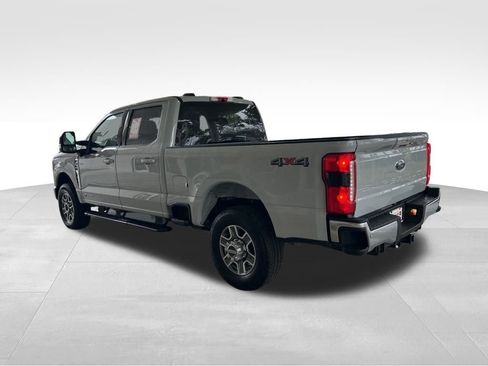 Used 2025 Ford F350 Lariat image 4