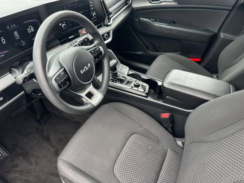 Used 2025 Kia Sportage LX AWD/4WD image 10
