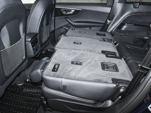 Used 2025 Audi Q7 3.0T Premium w/ Convenience Package image 68