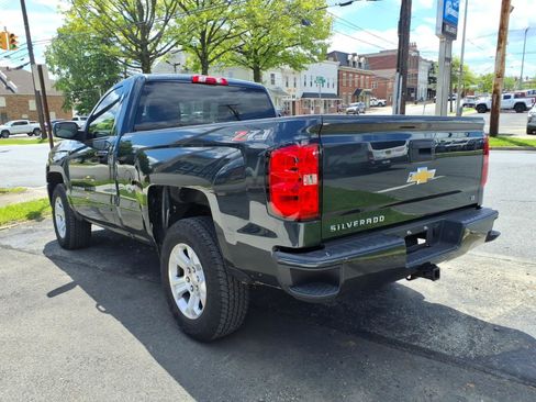 Used 2018 Chevrolet Silverado 1500 LT w/ LT Convenience Package AWD/4WD image 7