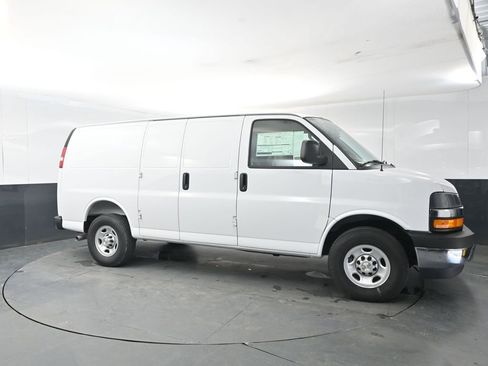 New 2025 Chevrolet Express 2500 w/ Driver Convenience Package RWD image 7