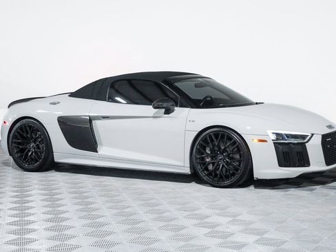Used 2018 Audi R8 V10 plus image 8