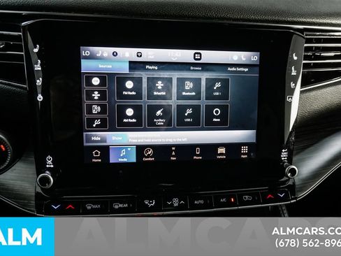Used 2024 Jeep Wagoneer L Series II RWD image 35