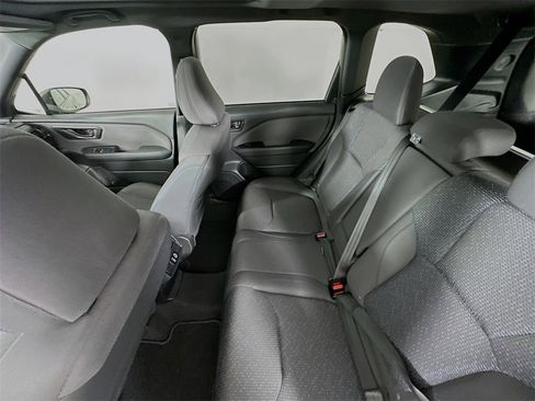 Used 2025 Subaru Forester Premium image 25