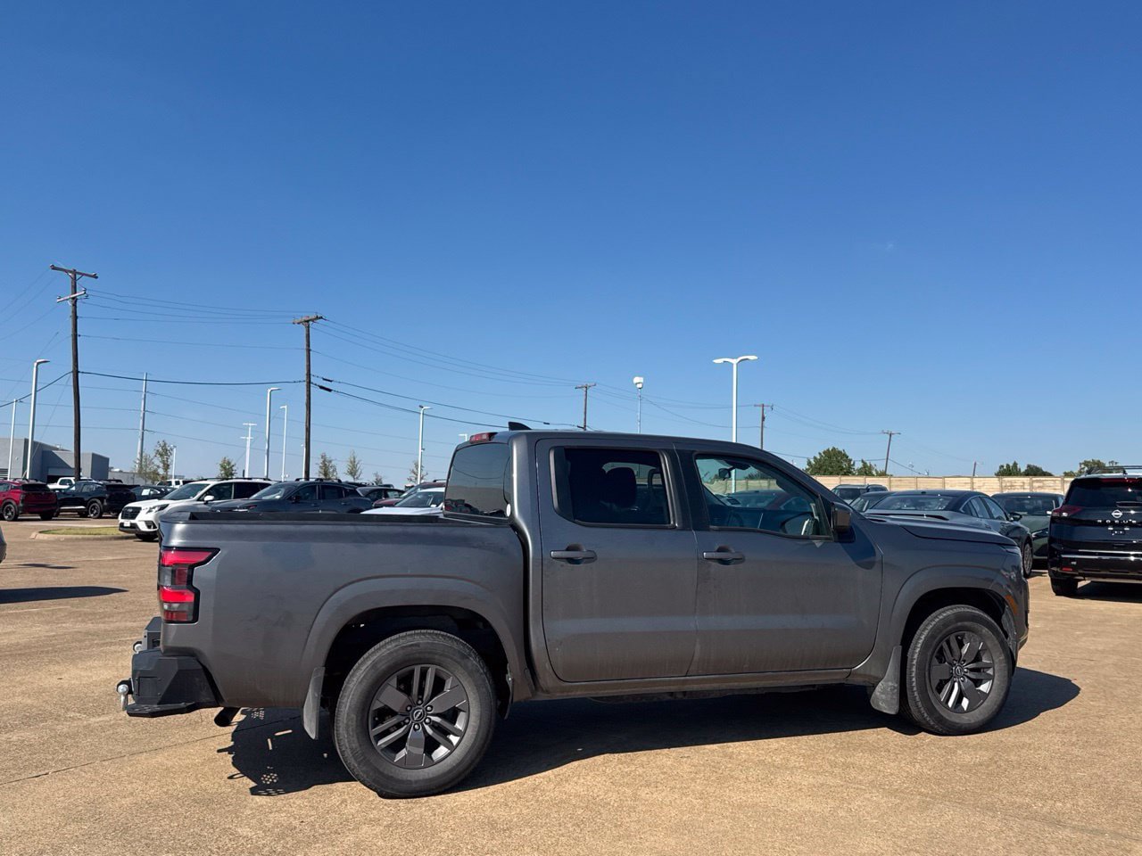 Used 2025 Nissan Frontier SV RWD image 27