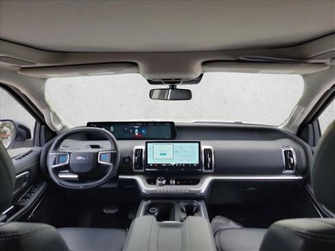 Used 2025 Ford Expedition Max Platinum w/ Driver's Package image 19