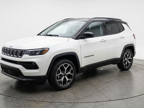 Used 2025 Jeep Compass Limited AWD/4WD image 3