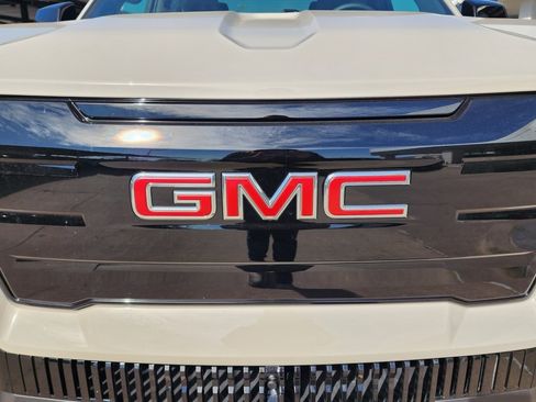 New 2026 GMC Sierra EV Elevation w/ LPO, Elevation Dark Package image 12