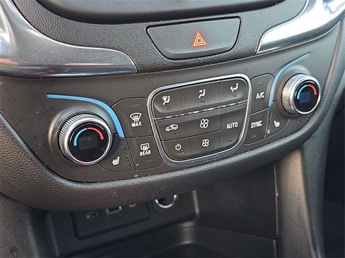 Used 2019 Chevrolet Equinox LT image 19