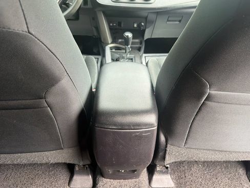 Used 2017 Toyota RAV4 LE FWD image 19