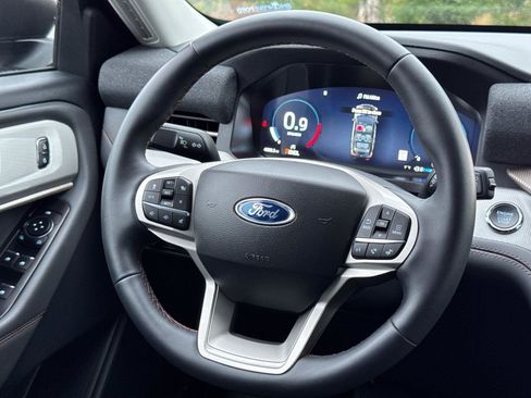Certified 2026 Ford Explorer Active RWD image 24