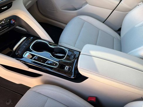 Used 2023 Buick Envision Preferred image 23