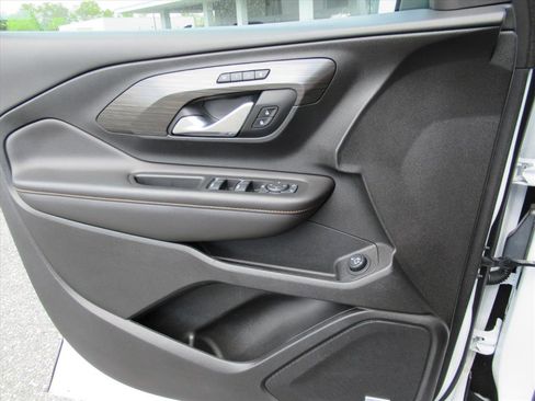 Used 2021 GMC Terrain SLT w/ Infotainment Package II image 18