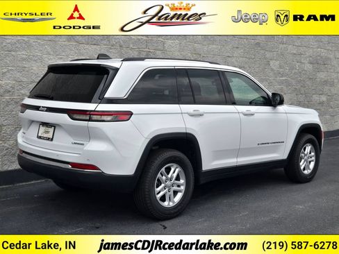Used 2023 Jeep Grand Cherokee Laredo w/ Luxury Tech Group I AWD/4WD image 5