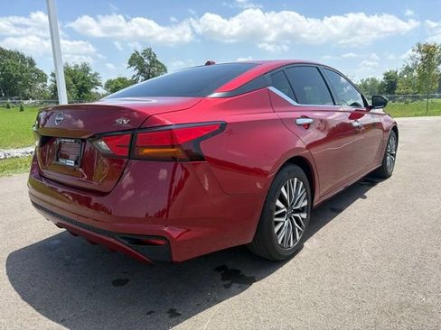 Used 2024 Nissan Altima 2.5 SV FWD image 7