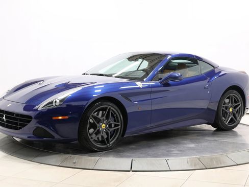 Used 2017 Ferrari California T image 2