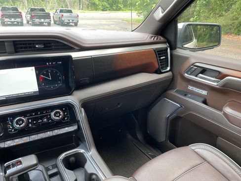 Used 2024 GMC Sierra 1500 Denali AWD/4WD image 32