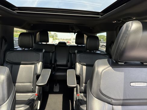 Used 2025 Ford Expedition Platinum w/ Stealth Performance Package AWD/4WD image 23