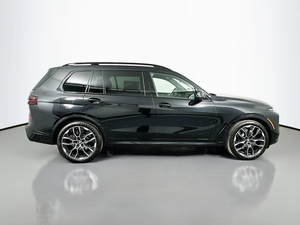 Used 2026 BMW X7 xDrive40i w/ M Sport Package AWD/4WD image 4