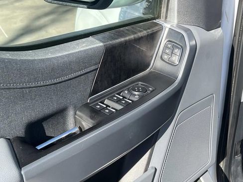 Used 2022 Ford F150 Lariat w/ Trailer Tow Package image 10