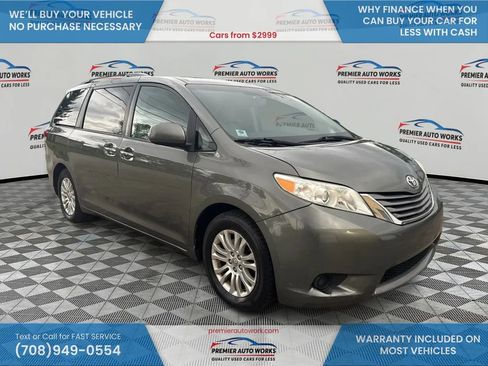 Used 2011 Toyota Sienna XLE w/ XLE Navigation Pkg FWD image 3