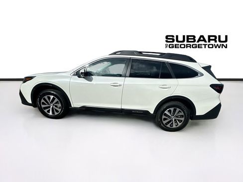Used 2022 Subaru Outback Premium AWD/4WD image 4