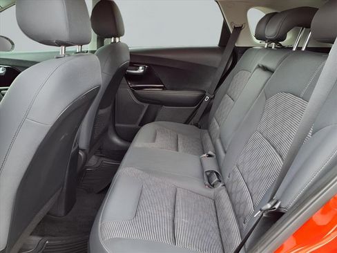 Used 2022 Kia Niro LXS image 13