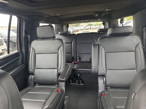 Used 2022 GMC Yukon XL Denali AWD/4WD image 29