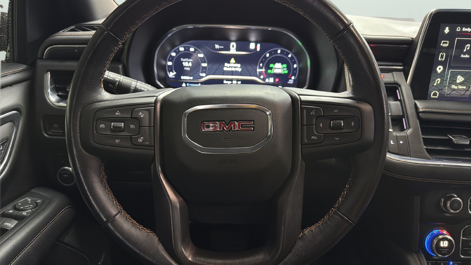 Used 2023 GMC Yukon AT4 w/ Technology Package AWD/4WD image 14