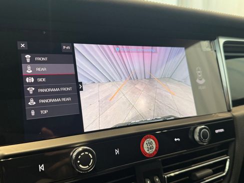 Used 2025 Porsche Macan image 19