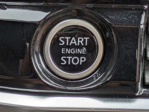 Used 2024 Nissan Pathfinder Platinum FWD image 33