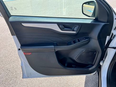 Used 2022 Ford Escape SE w/ Convenience Package FWD image 10