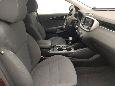 Used 2019 Kia Sorento FWD image 21