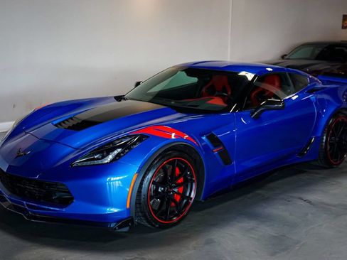 Used 2019 Chevrolet Corvette Grand Sport RWD image 5