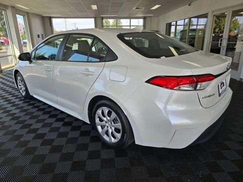 Used 2024 Toyota Corolla LE FWD image 5