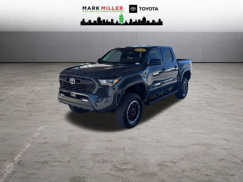 Used 2025 Toyota Tacoma TRD Off-Road AWD/4WD image 1