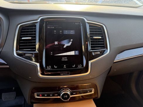 Used 2016 Volvo XC90 T6 Momentum w/ Momentum Plus Package AWD/4WD image 16
