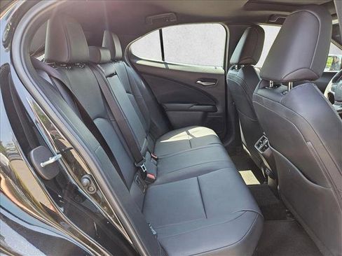 Used 2024 Lexus UX 250h FWD image 19