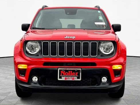 Used 2022 Jeep Renegade Latitude image 3