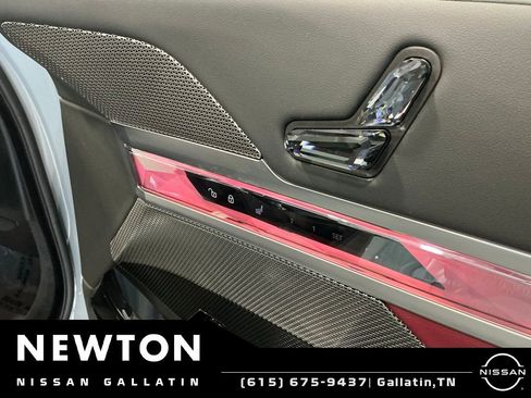 Used 2026 BMW 740i xDrive AWD/4WD image 47