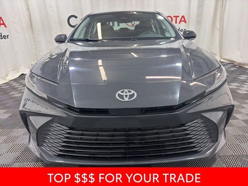 Used 2025 Toyota Camry LE image 2
