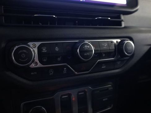 Used 2024 Jeep Wrangler Sport S image 19