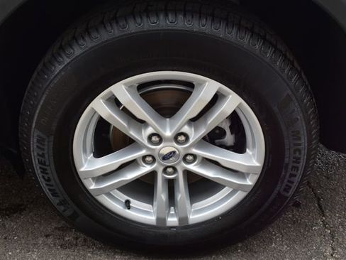 Used 2023 Ford Explorer XLT image 46