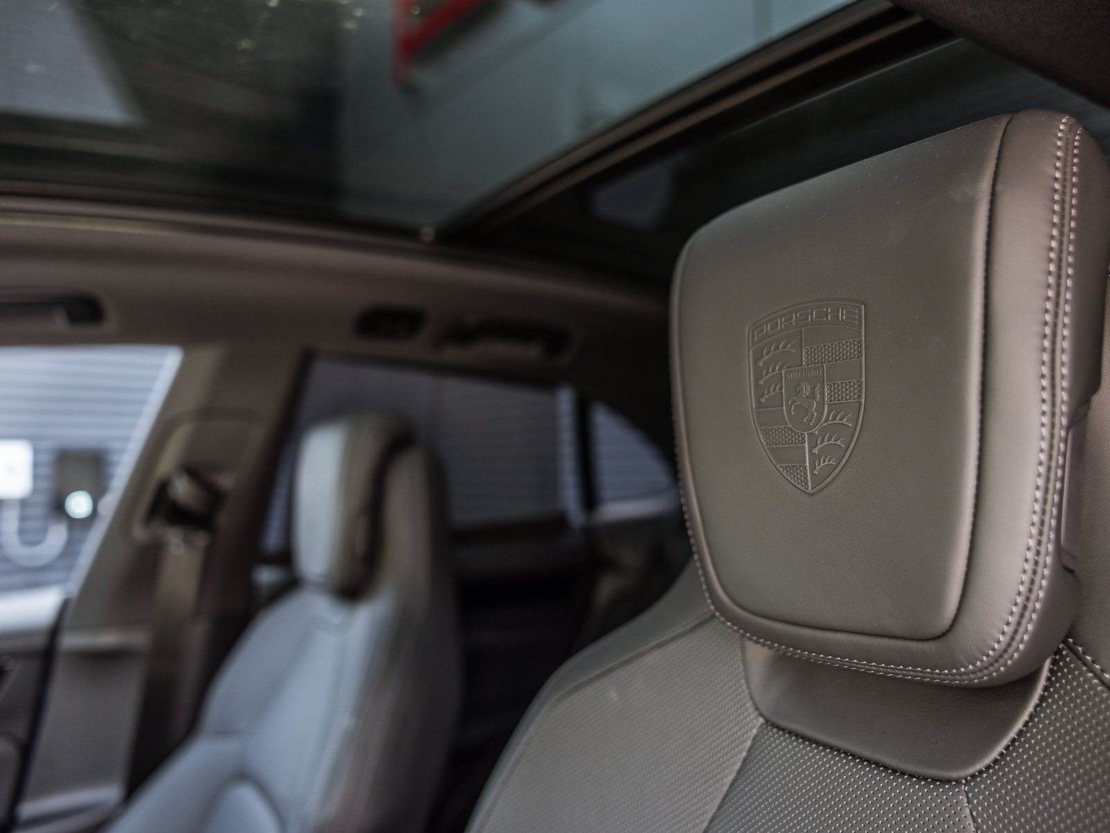 Certified 2025 Porsche Macan 4 Electric AWD/4WD image 17