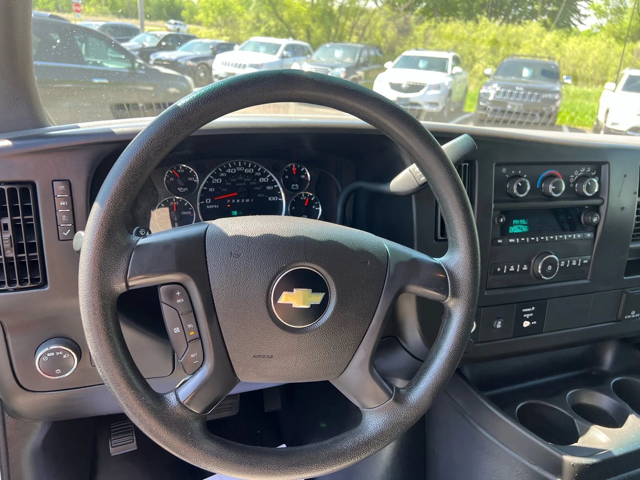 Used 2015 Chevrolet Express 2500 RWD image 12