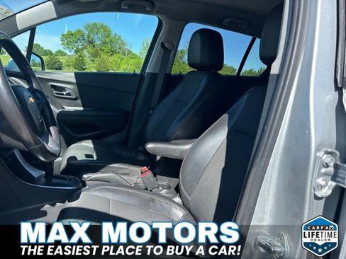 Used 2022 Chevrolet Trax LT w/ Driver Confidence Package AWD/4WD image 16